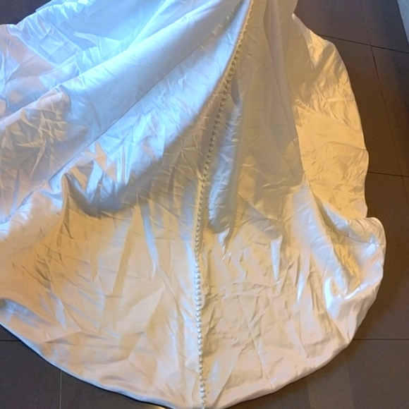 Bridal mermaid button down wedding gown - Picture 8 of 8